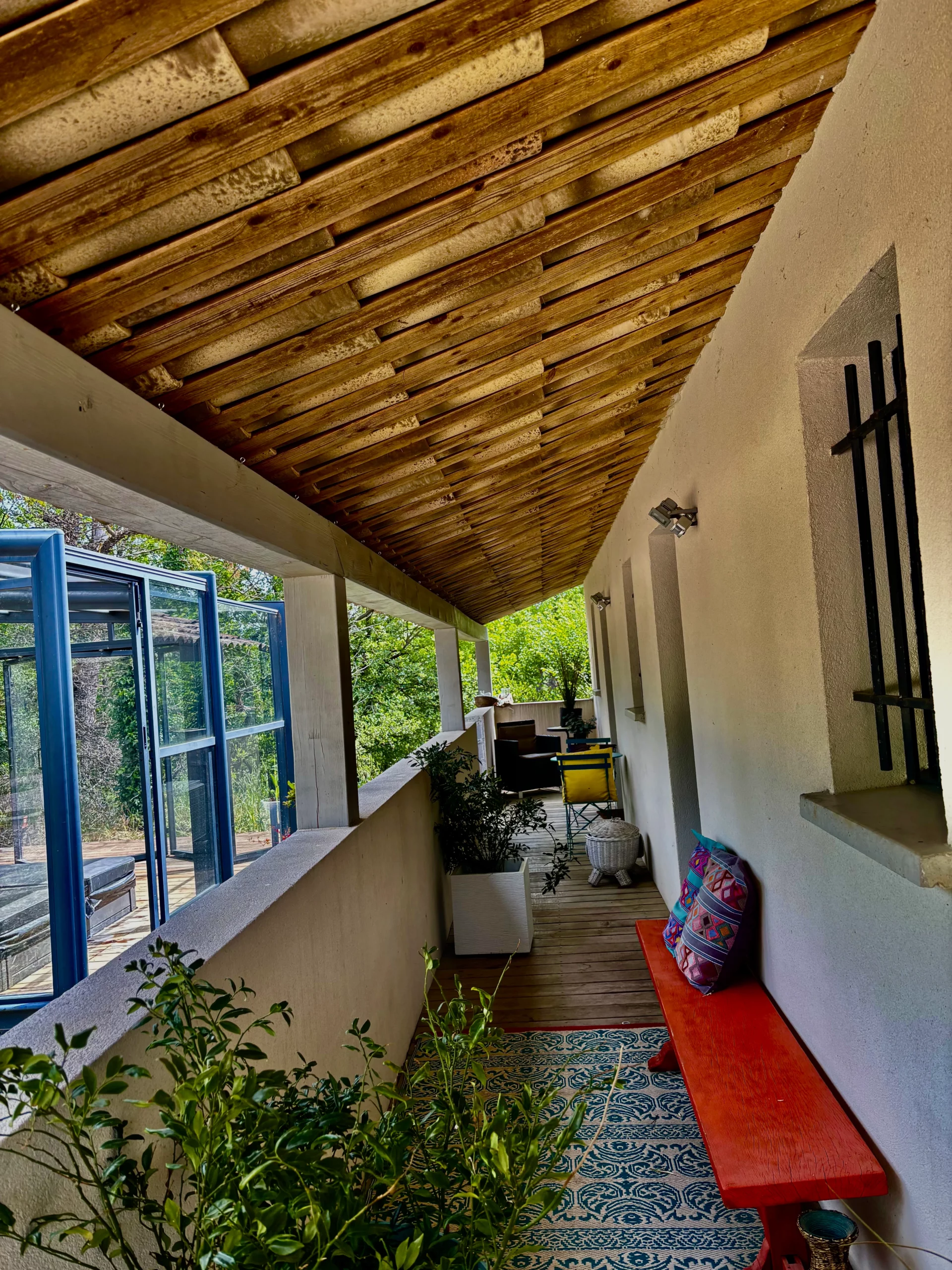 Entrées des chambres d'hôtes à Saint-Maximin la Sainte Baume dans la Provence Verte
