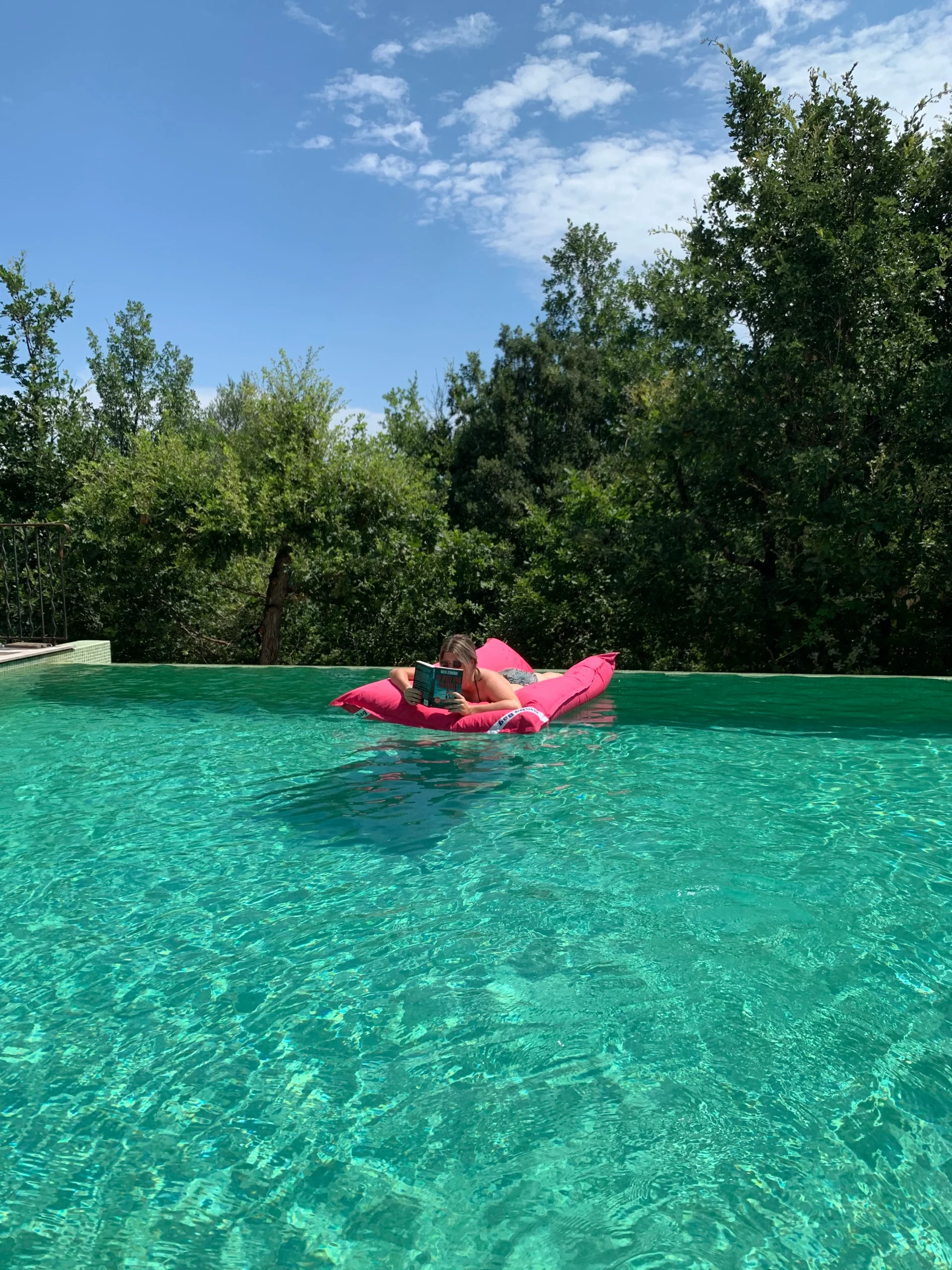 Piscine et baignade à Saint-Maximin la Sainte Baume dans la Provence Verte