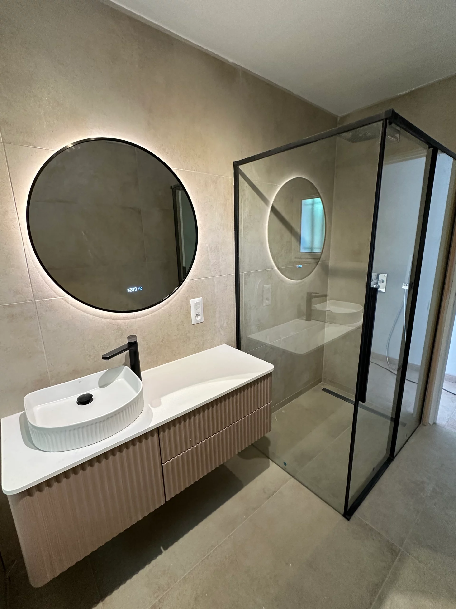 Salle de bain Villa à Saint-Maximin la Sainte Baume dans la Provence Verte
